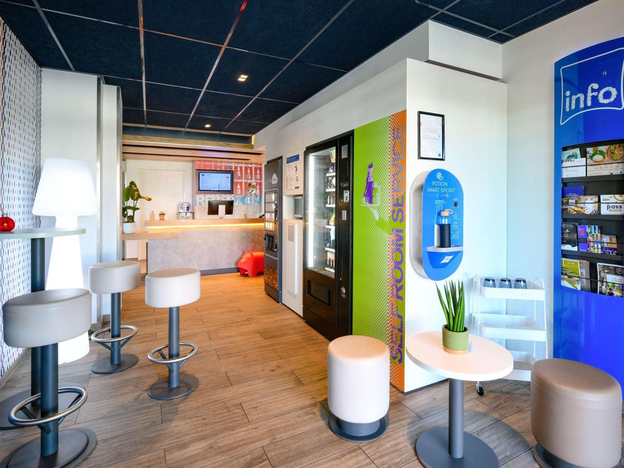 Ibis Budget Macon Creches Chaintre Bagian luar foto